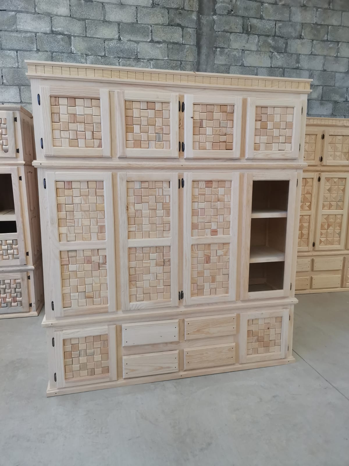ROPERO DE MADERA 3 PIEZAS CON 4 PUERTAS