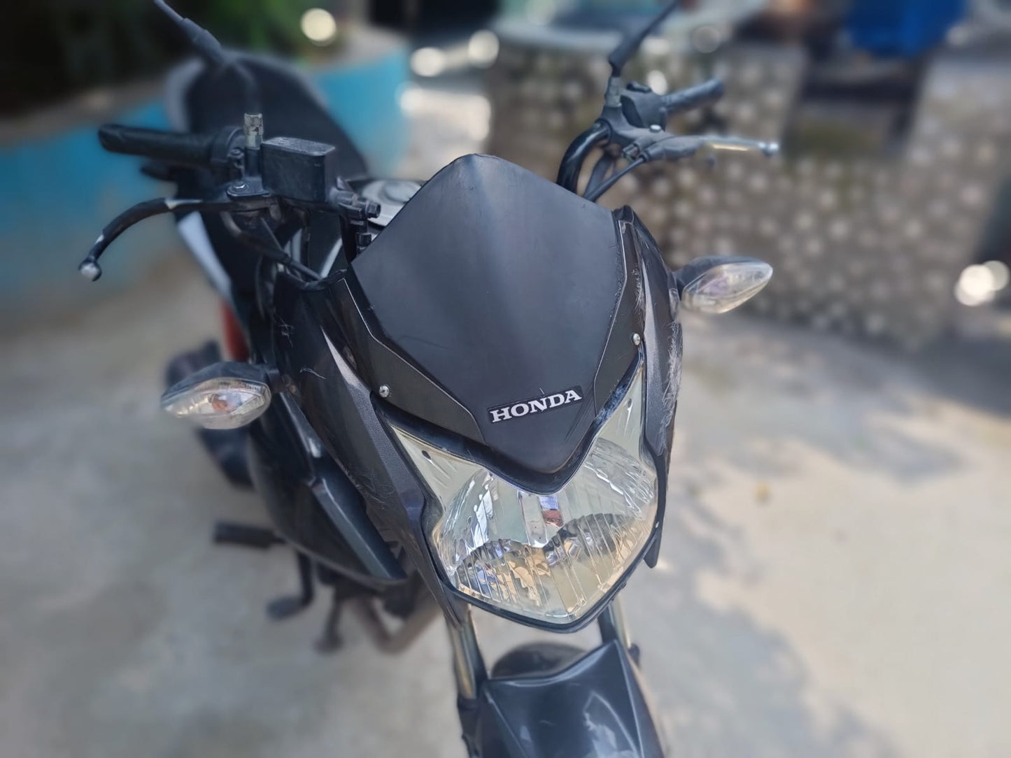 MOTOCICLETA HONDA CB110 2016 COLOR GRAFITO (KM 74,783) factura de agencia