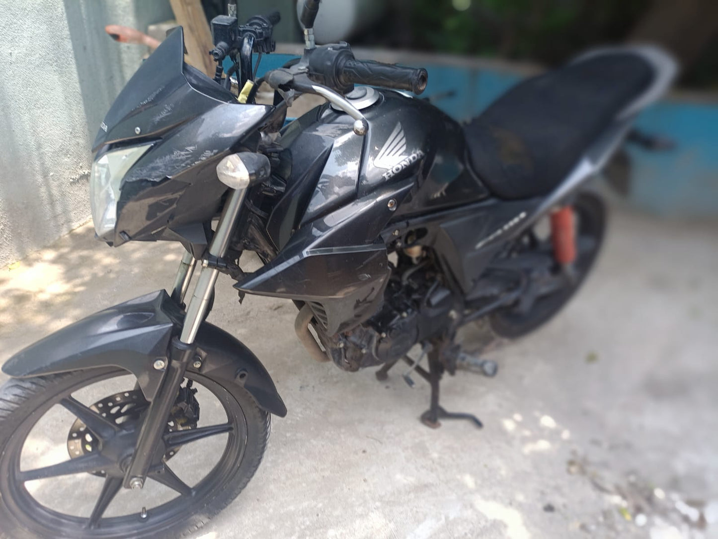 MOTOCICLETA HONDA CB110 2016 COLOR GRAFITO (KM 74,783) factura de agencia