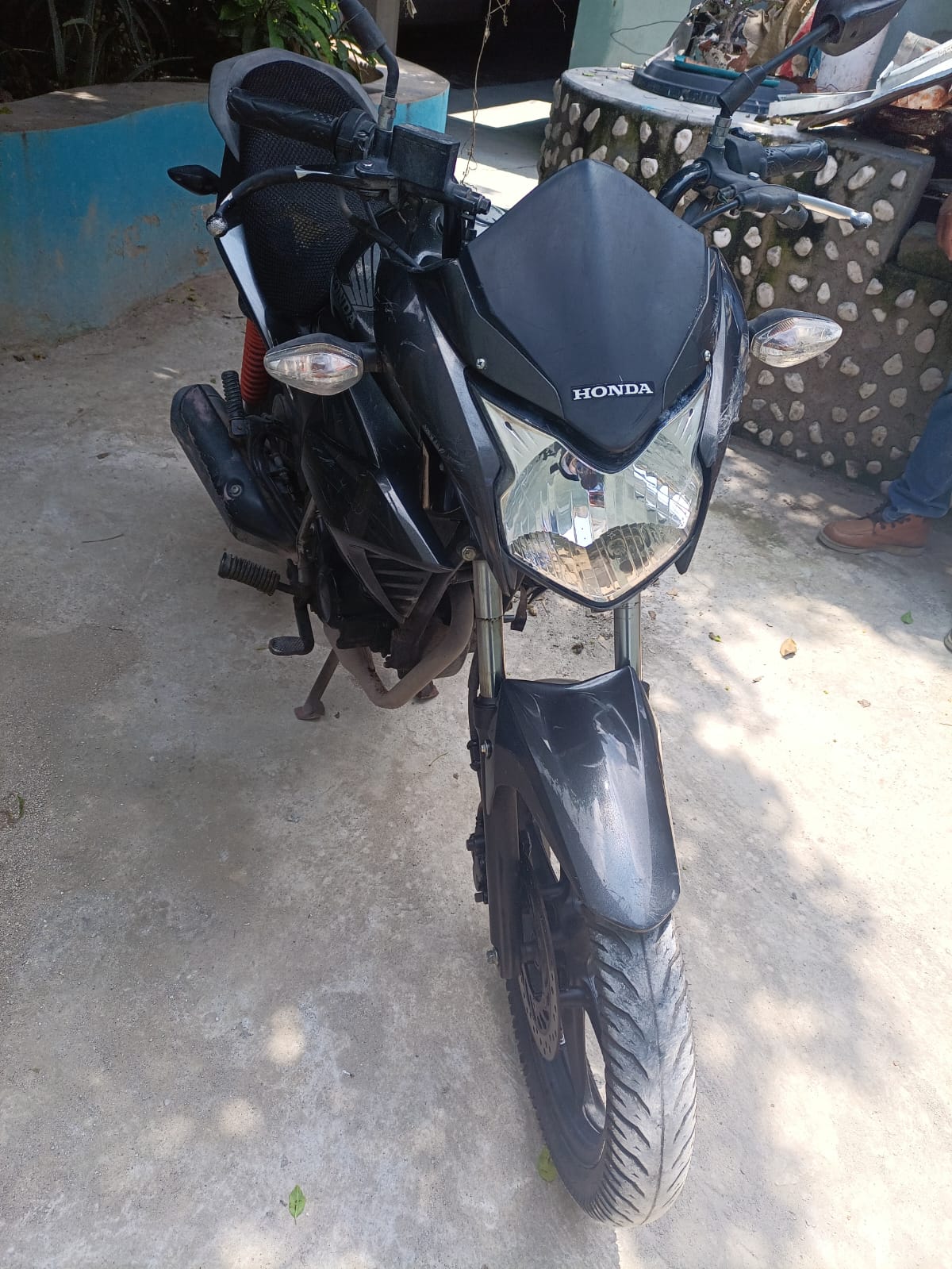 MOTOCICLETA HONDA CB110 2016 COLOR GRAFITO (KM 74,783) factura de agencia